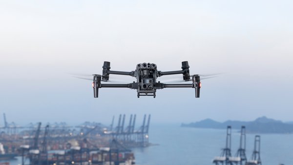 DJI Matrice 30T / M30T – Enterprise Drohne mit BS30 Ladestation & RC Plus